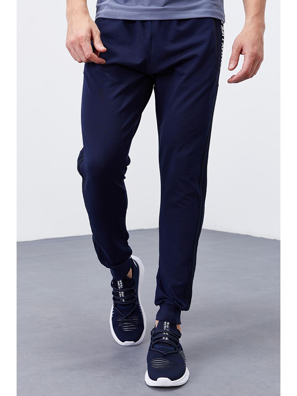İndigo Çift Biye Şeritli Standart Kalıp Erkek Jogger Eşofman Altı- 84694-1