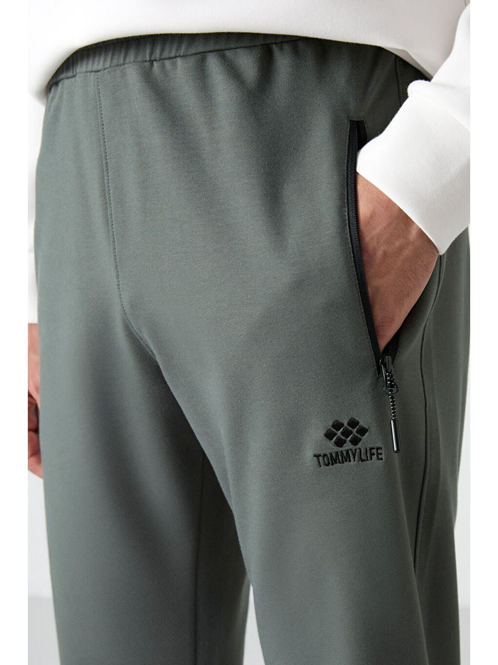 Haki Fermuarlı Üç Cepli Dar Kalıp Klasik Paça Erkek Eşofman Alt - 84671-2