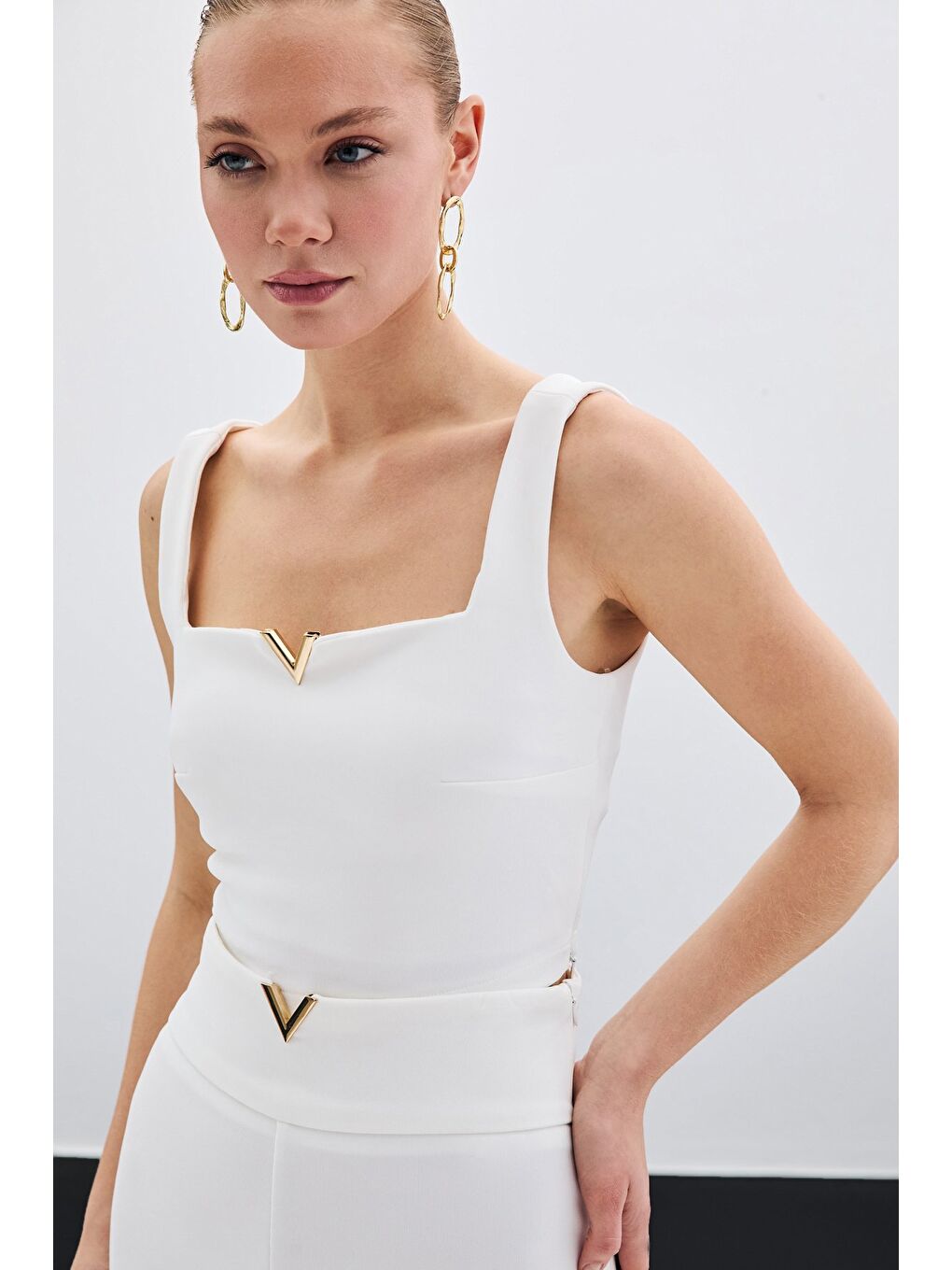 Yaka Gold Aksesuarlı Bluz - Ekru-3