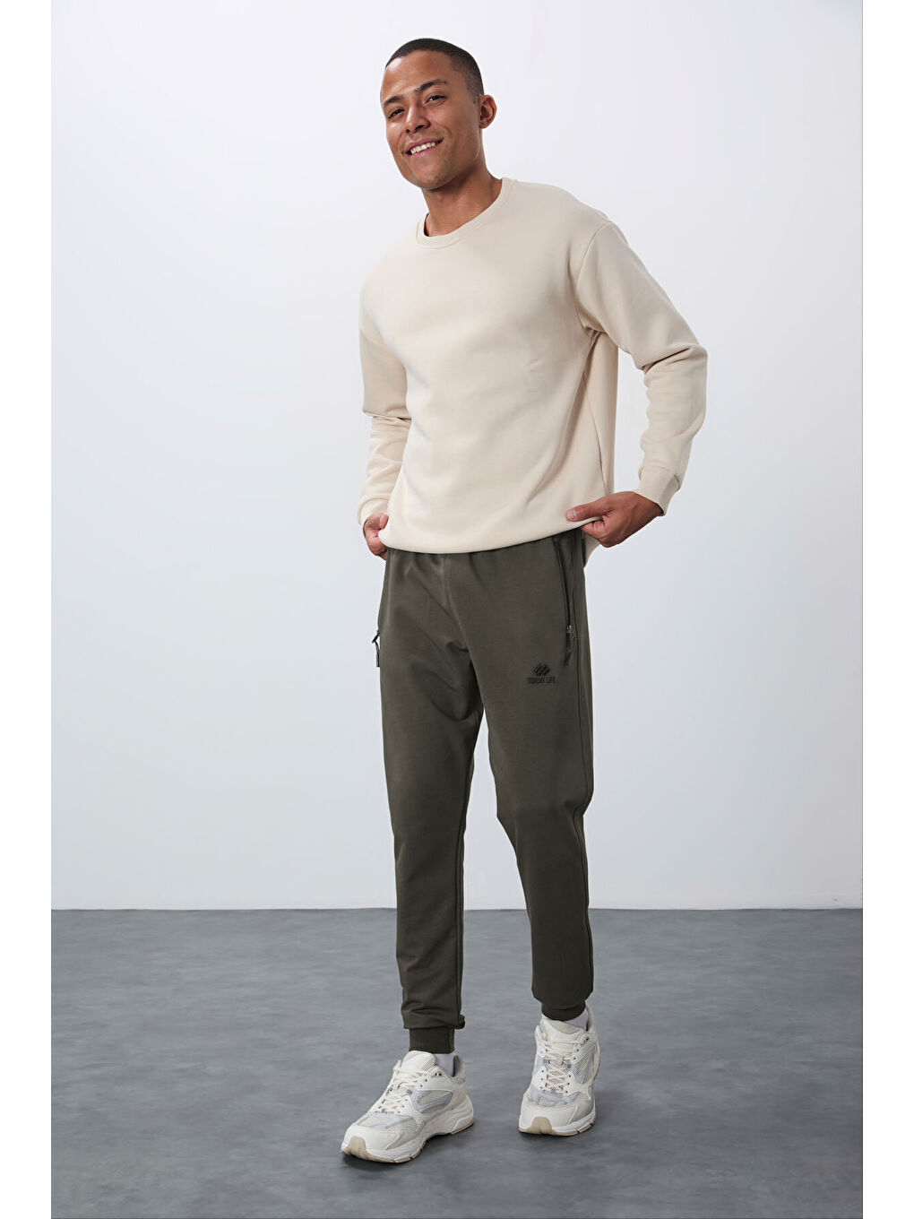 Haki Fermuar Cepli Standart Kalıp Erkek Jogger Eşofman Altı- 84651-1