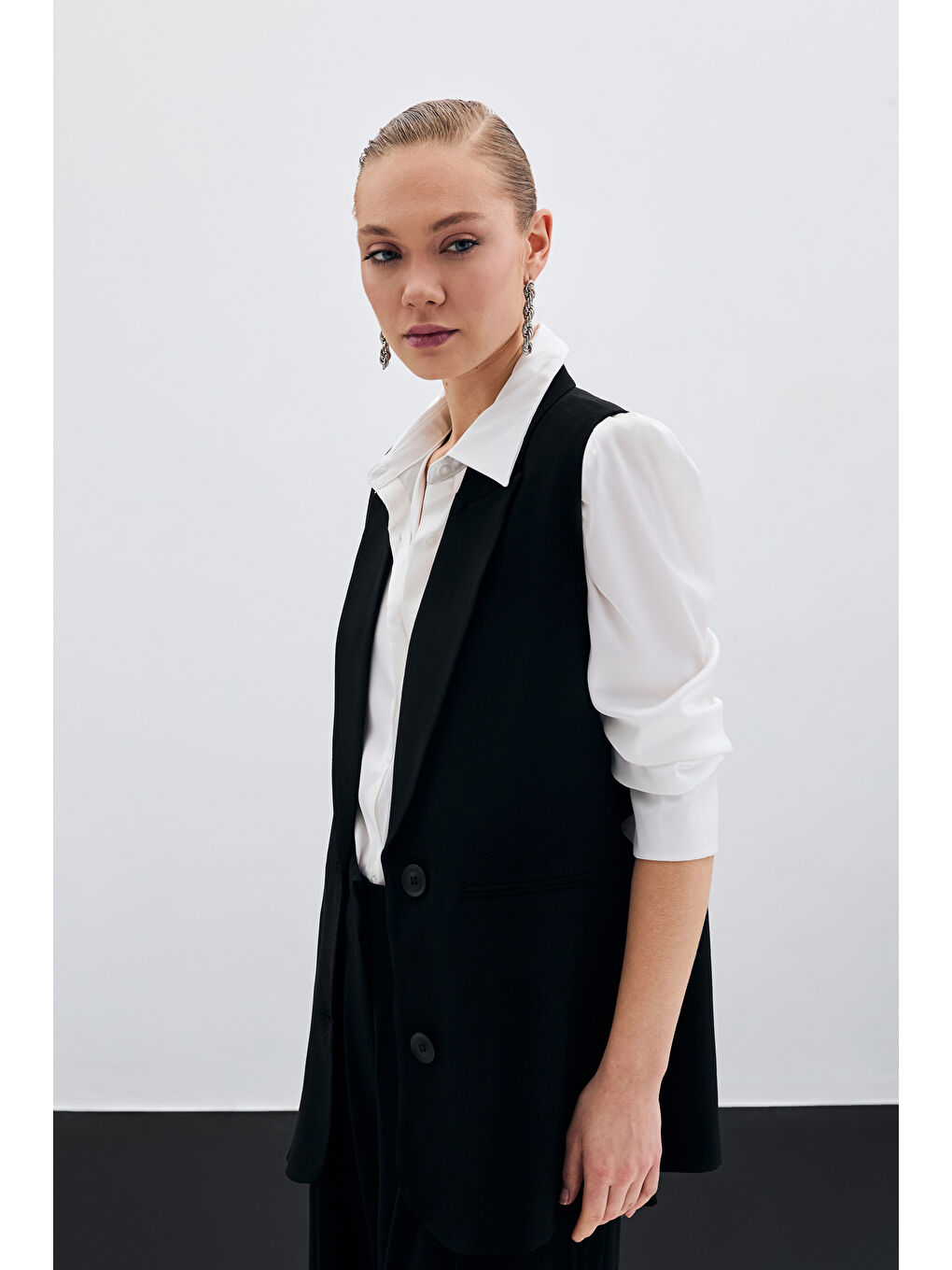 Düğme Detaylı Salaş Yelek - Siyah-2