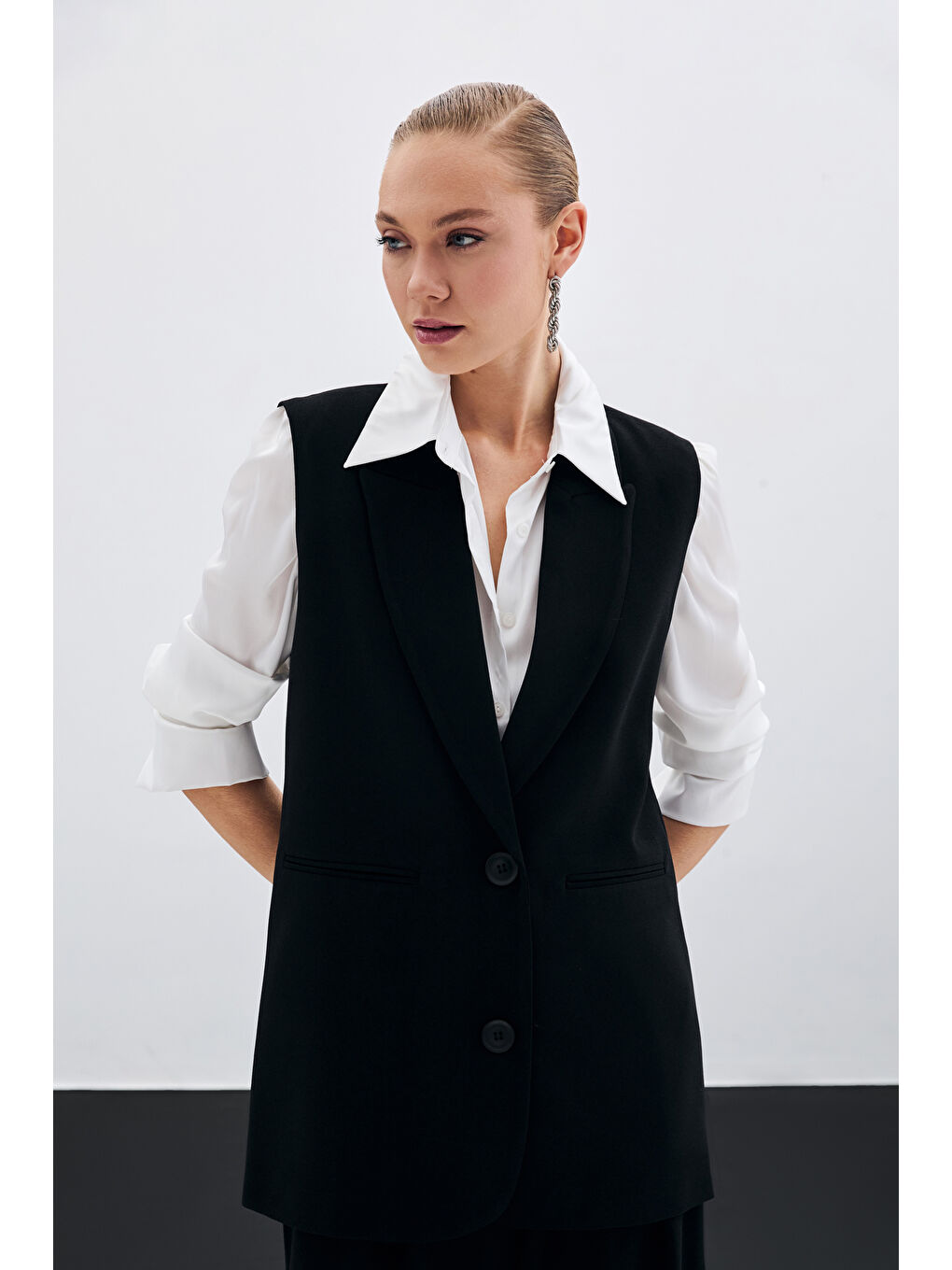 Düğme Detaylı Salaş Yelek - Siyah-4