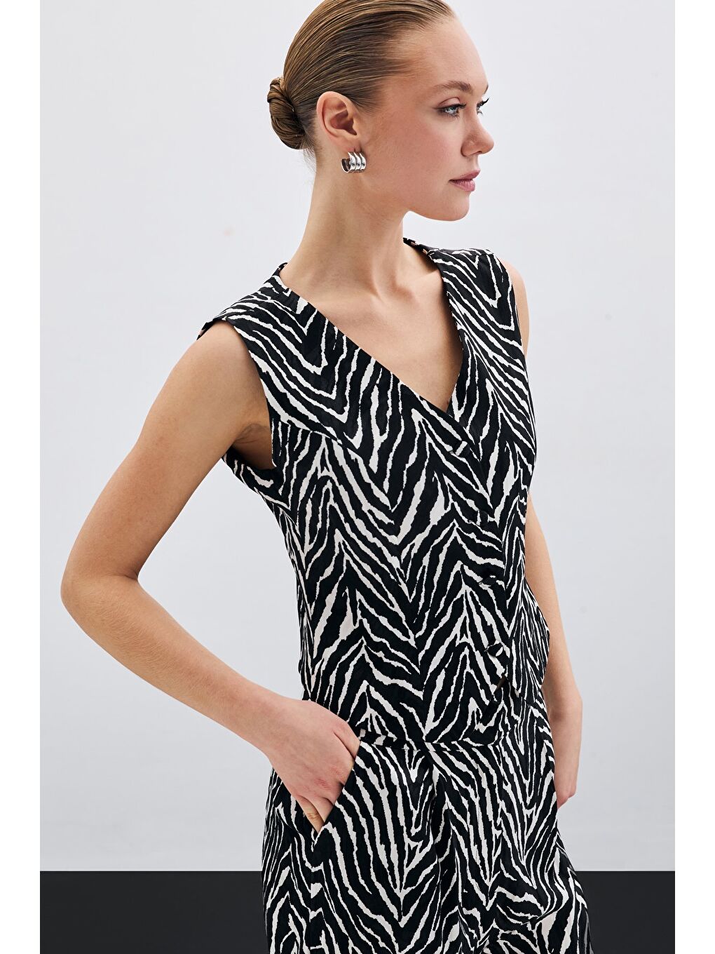 Zebra Desen Kısa Yelek - Siyah-2