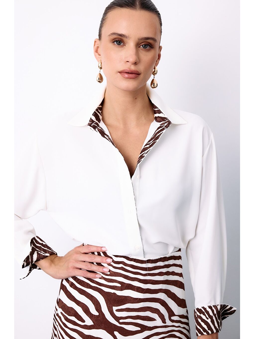 Zebra Desenli Klasik Gömlek - Ekru