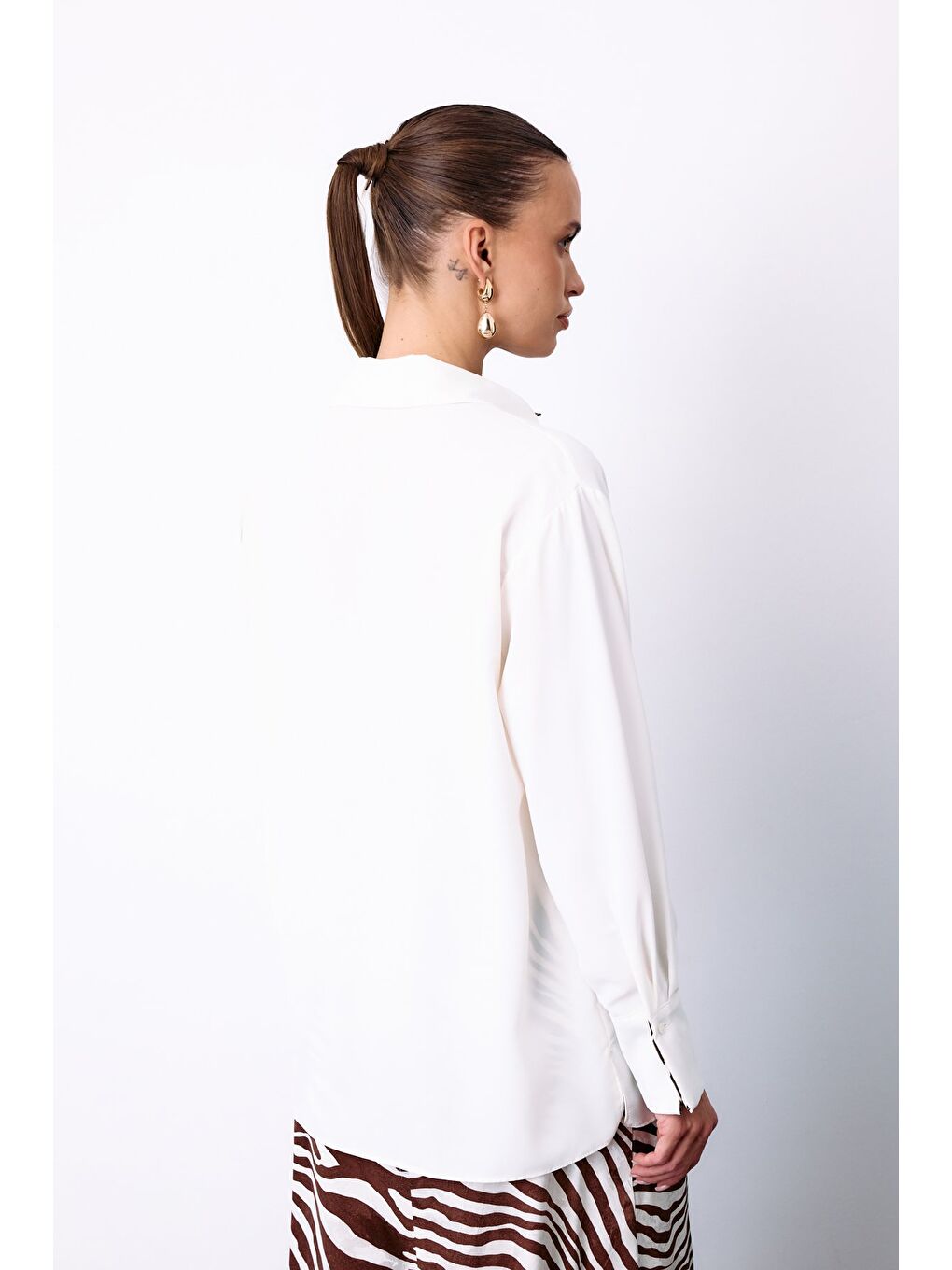 Zebra Desenli Klasik Gömlek - Ekru-4