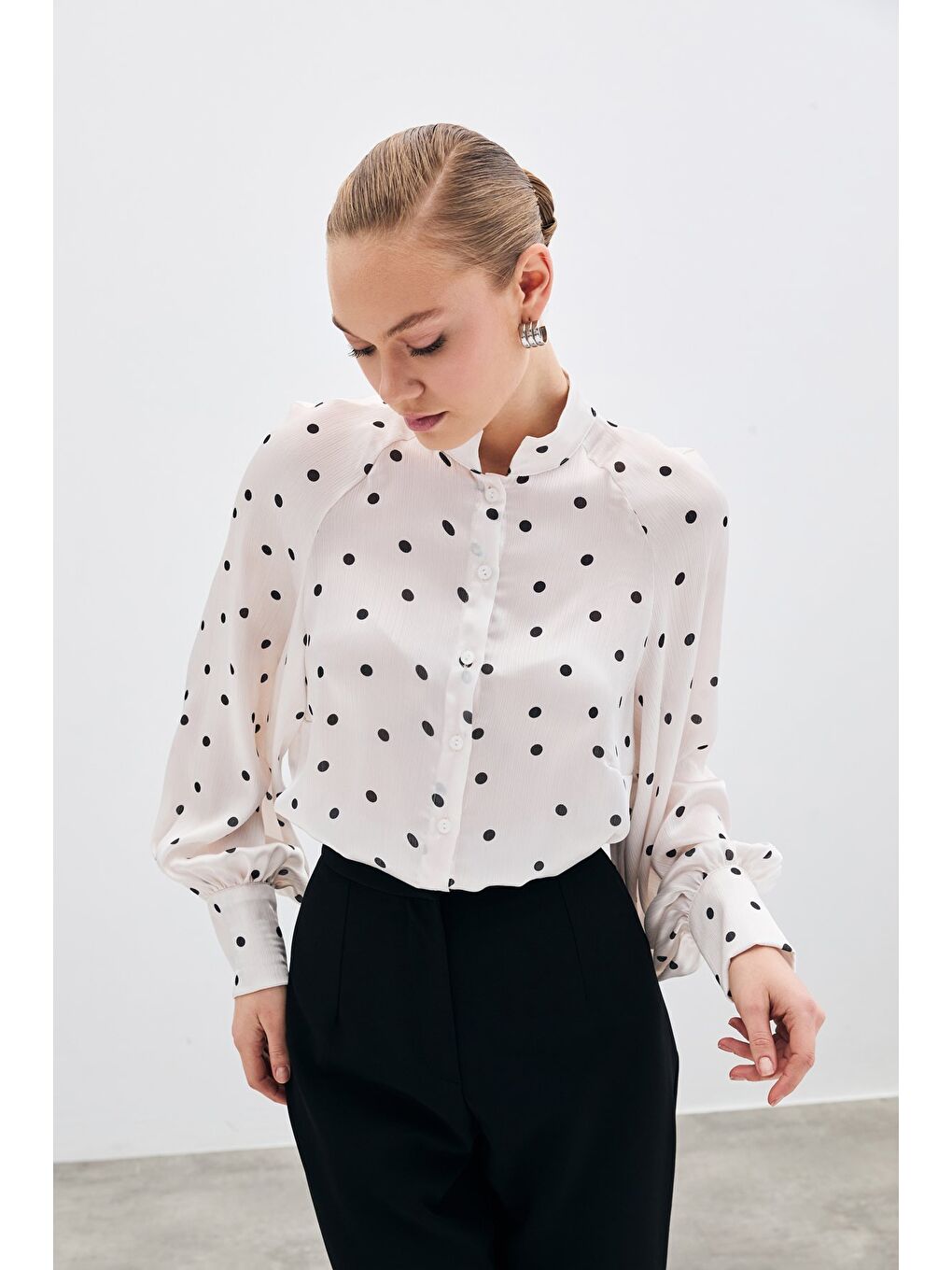 Hakim Yaka Gömlek - Siyah