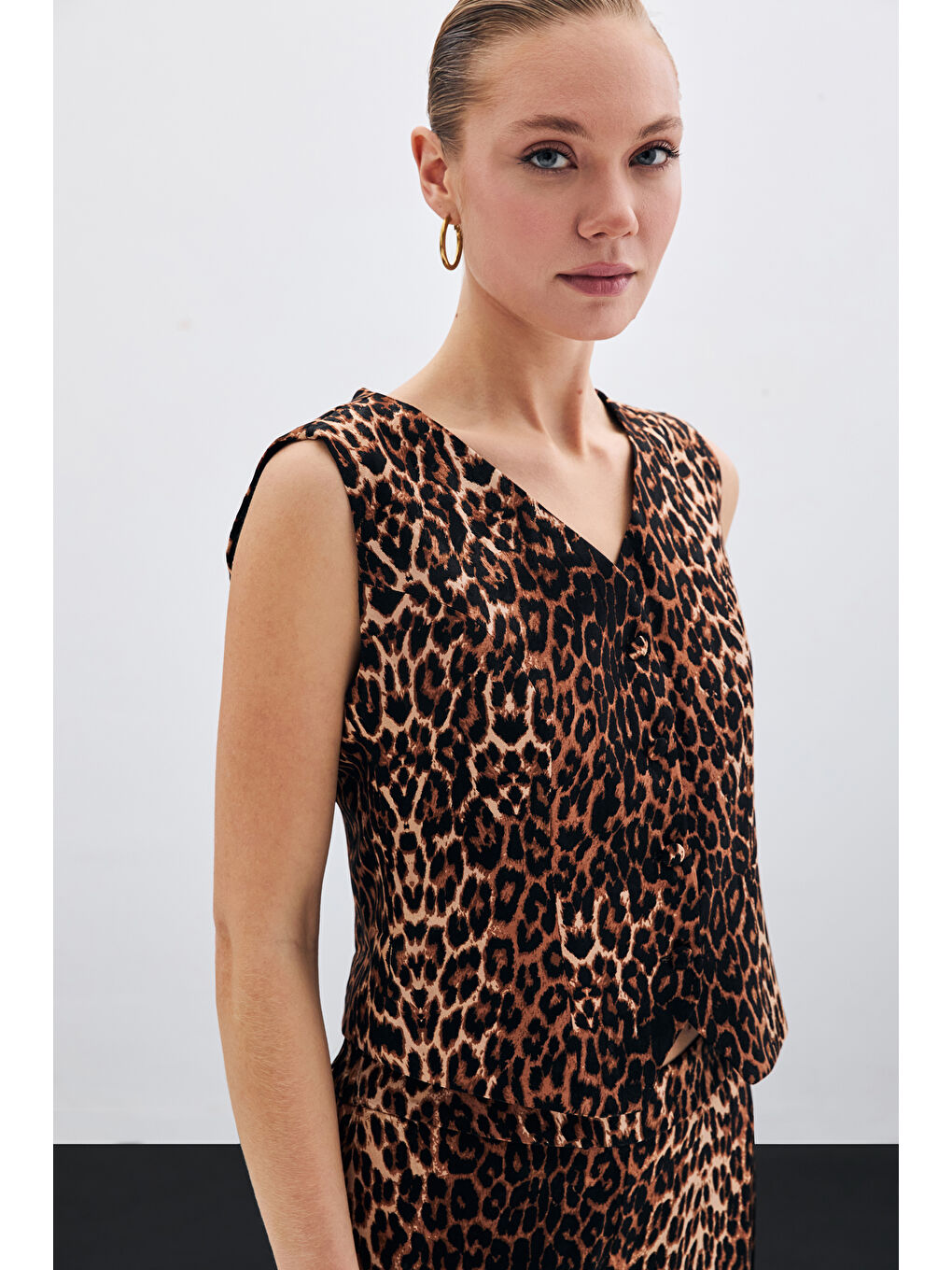 Kısa Leopar Yelek - Siyah-3