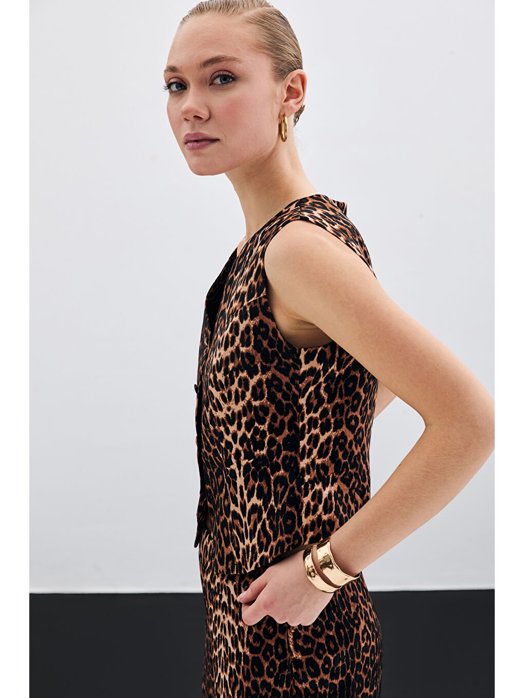 Kısa Leopar Yelek - Siyah-5