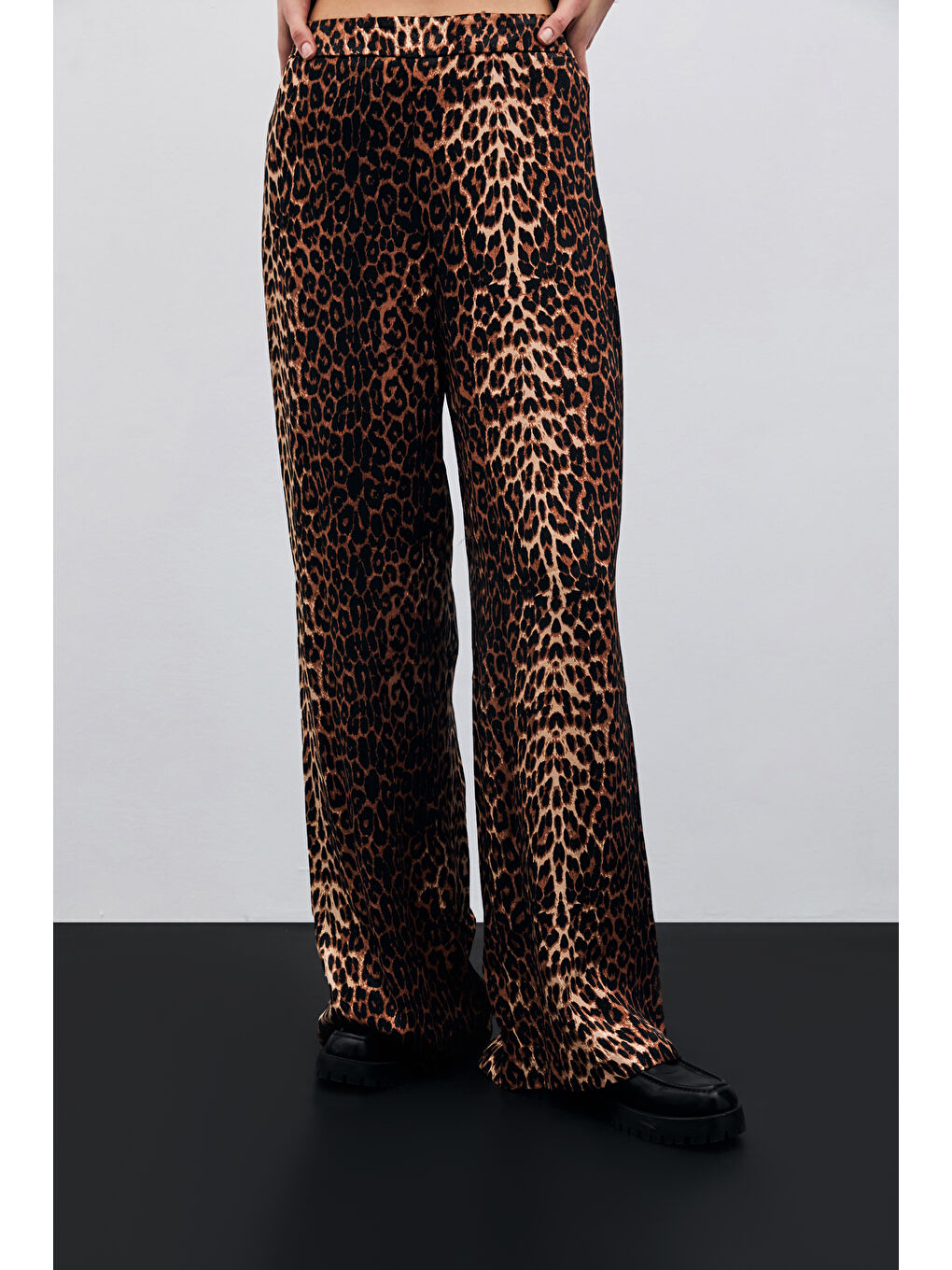 Bol Paça Leopar Pantolon - Siyah-6