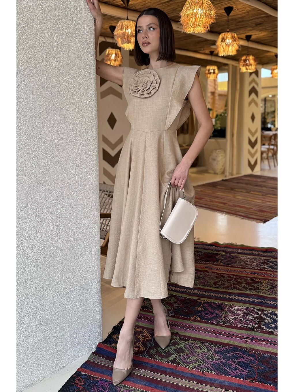 Bej Gül Detaylı Kadın Elbise-1