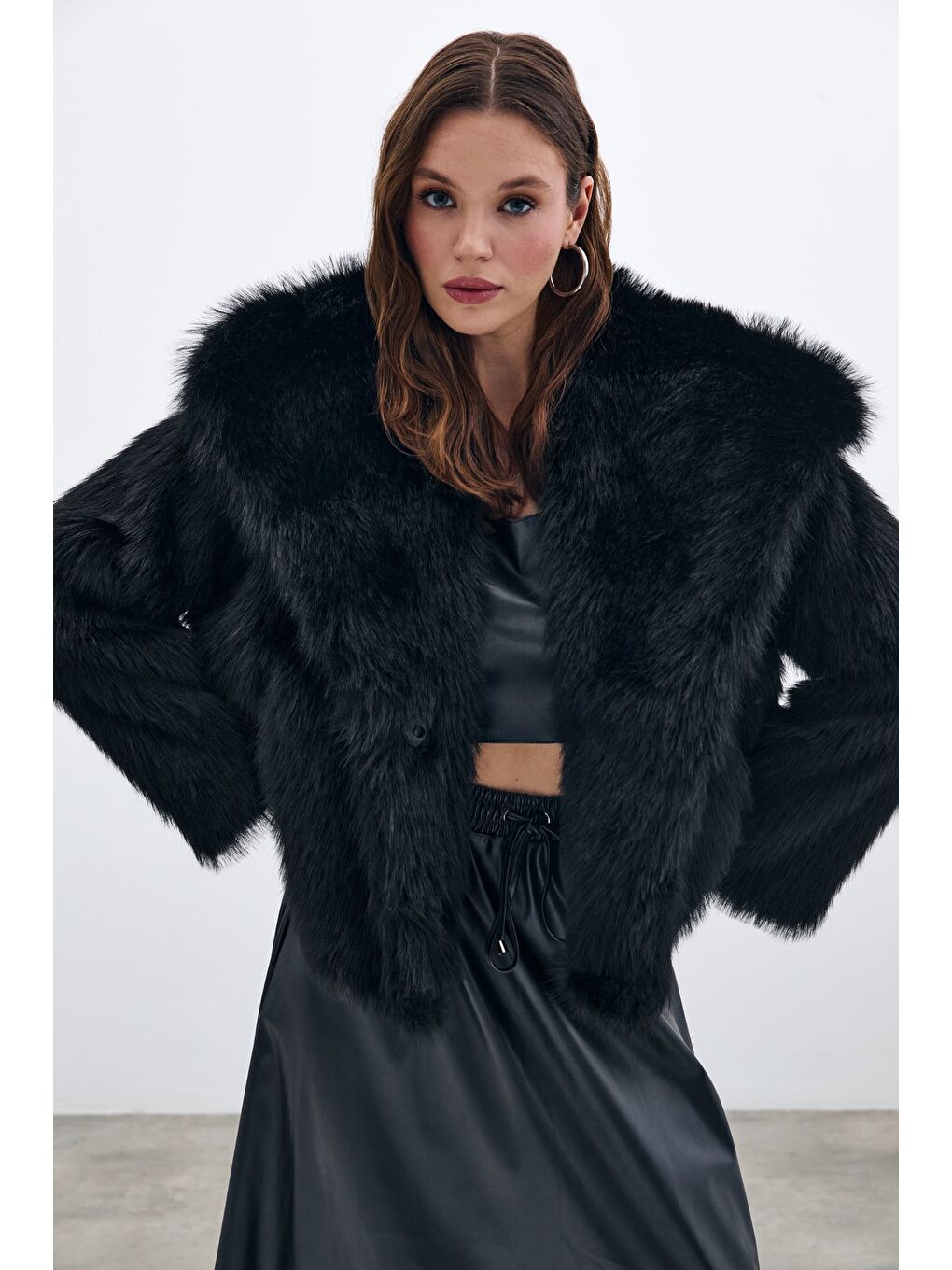 Yakalı Kürk - Siyah