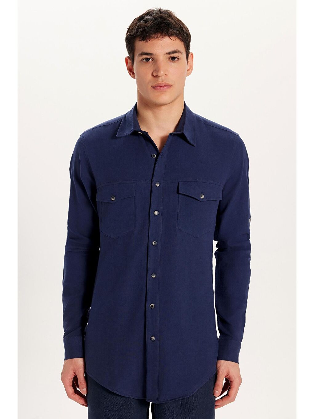 Erkek Slim Fit Dar Kesim %100 Pamuk Keten Doku Çift Cep Spor Yaka Lacivert Gömlek