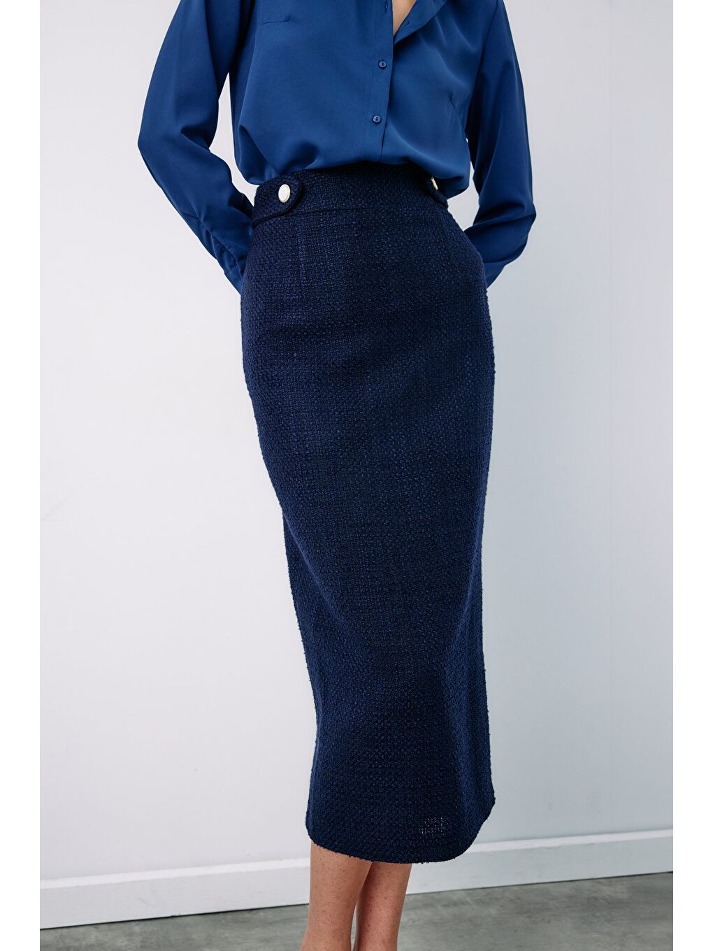 Süs Düğmeli Tüvit Kalem Etek - Lacivert-5