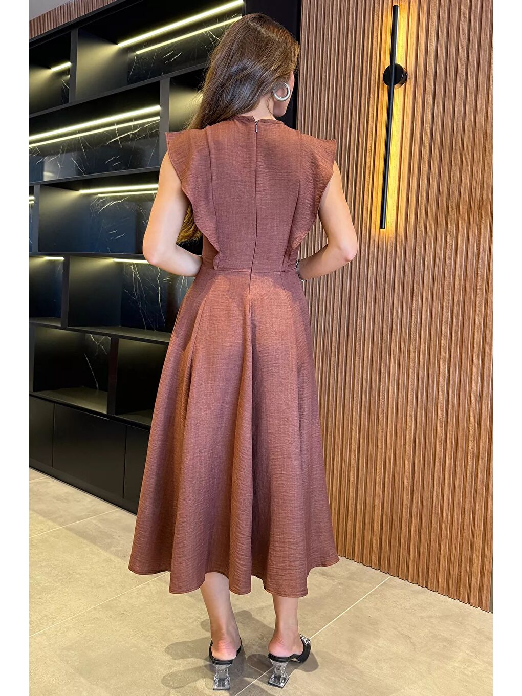 Kahverengi Gül Detaylı Kadın Elbise-7