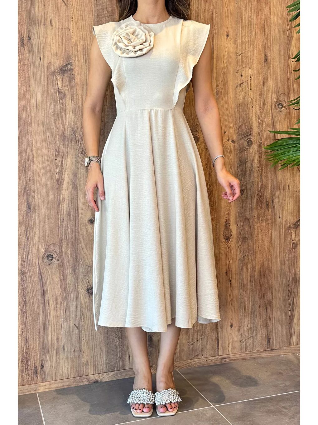 Bej Gül Detaylı Kadın Elbise-6