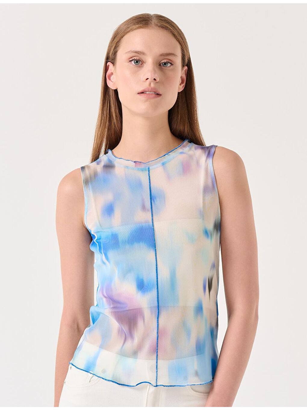 Açık Mavi Bisiklet Yaka Kolsuz Desenli Mesh Bluz