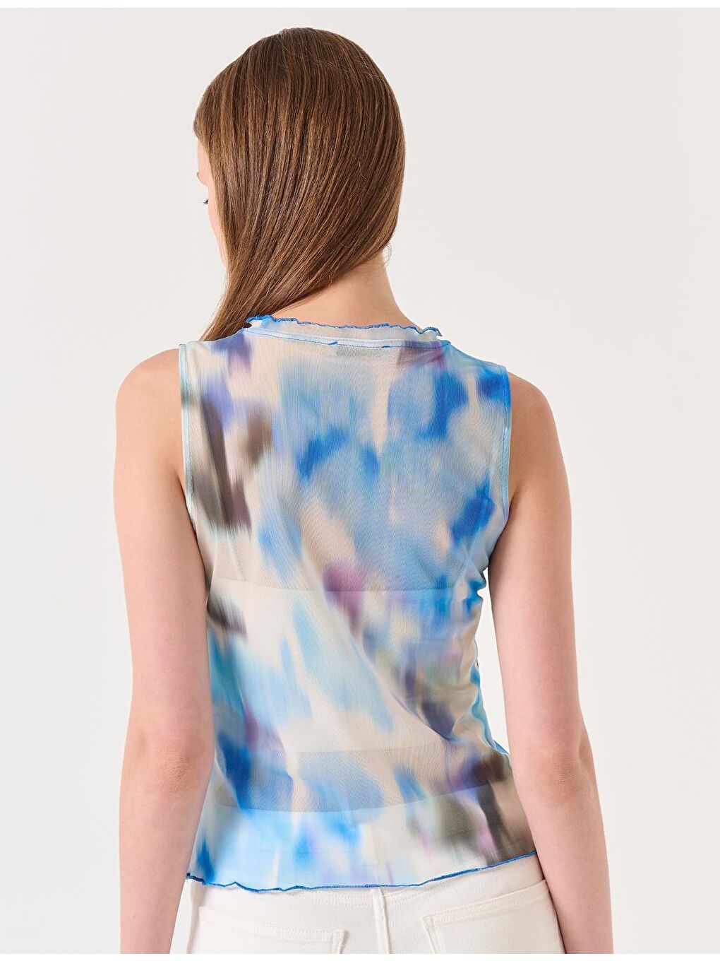 Açık Mavi Bisiklet Yaka Kolsuz Desenli Mesh Bluz-4