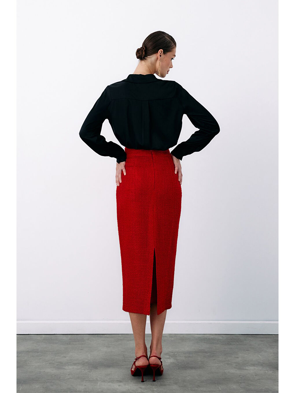 Süs Düğmeli Tüvit Kalem Etek - Kırmızı-7