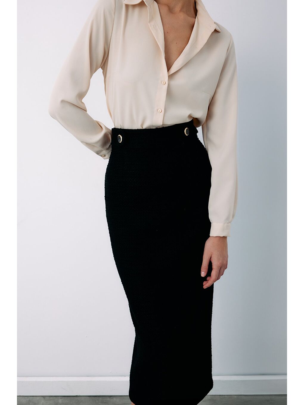 Süs Düğmeli Tüvit Kalem Etek - Siyah-6