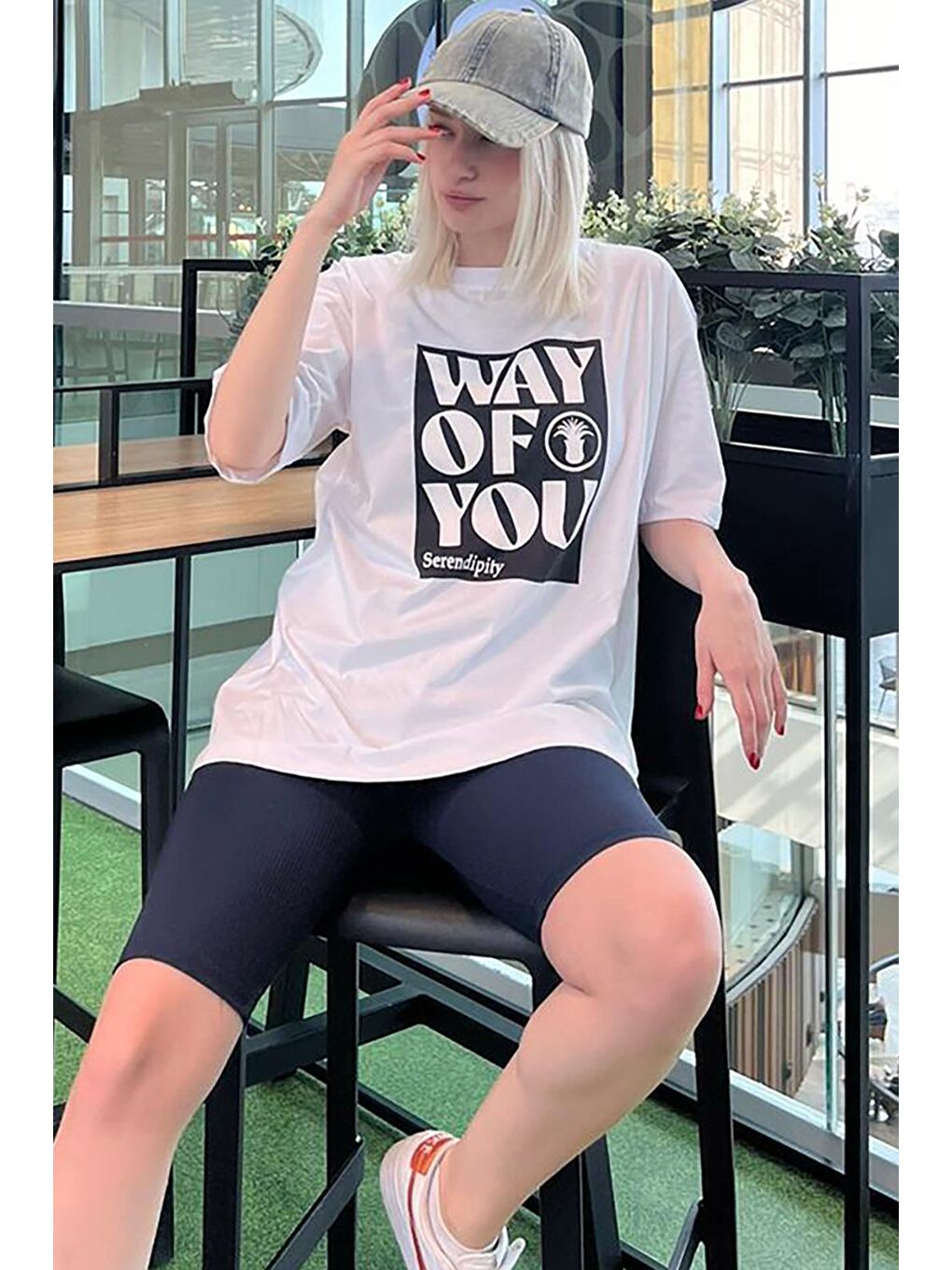 Beyaz Baskılı Bisiklet Yaka Overfit Tişört-1