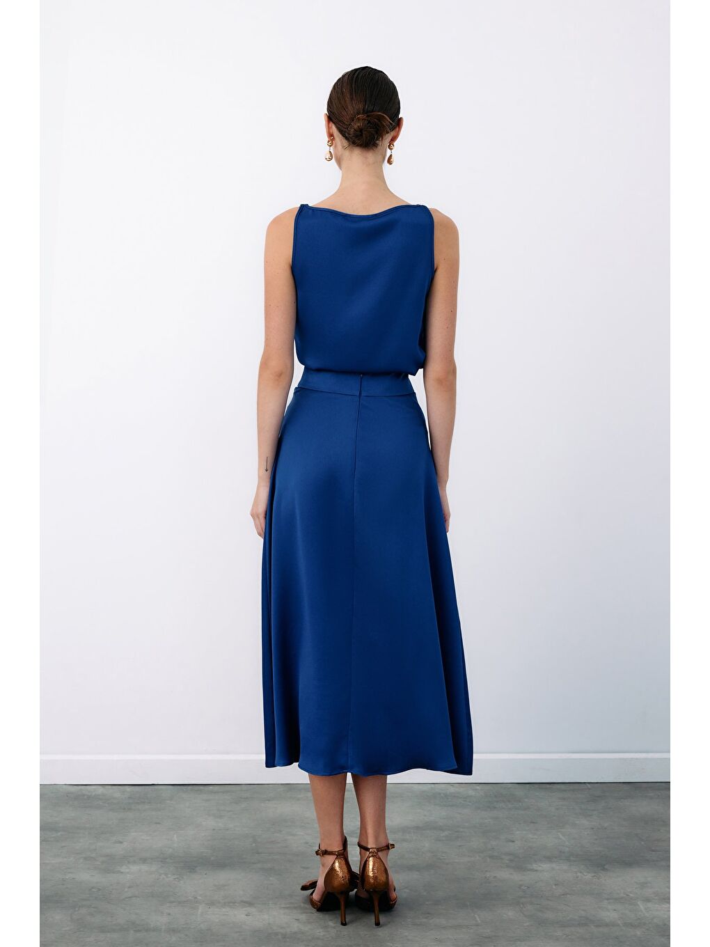 Kemer Aksesuarlı Kloş Etek - Lacivert-6