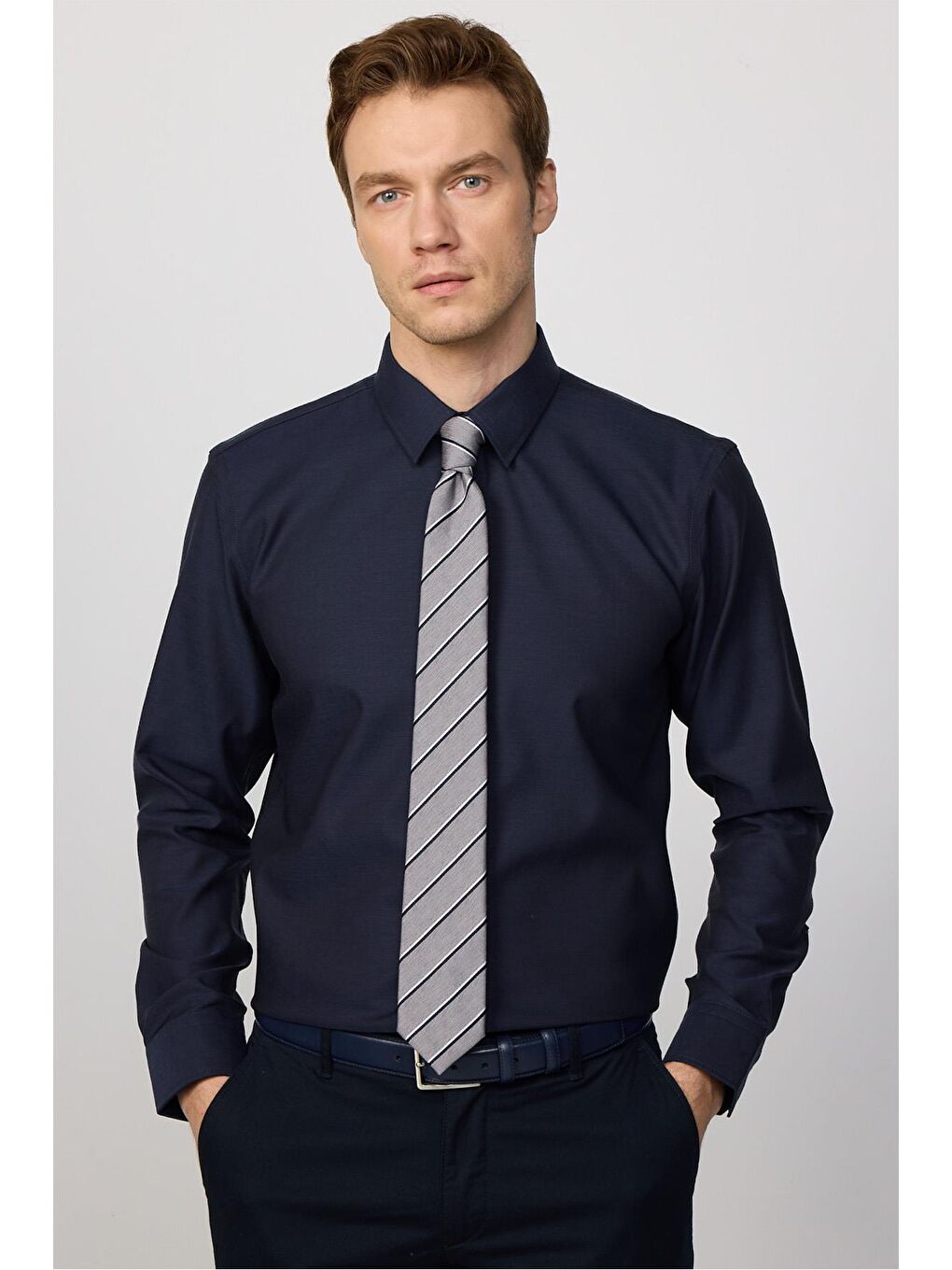 Erkek Slim Fit Non-Iron Pamuklu Ütü Gerektirmez Lacivert Gömlek-1