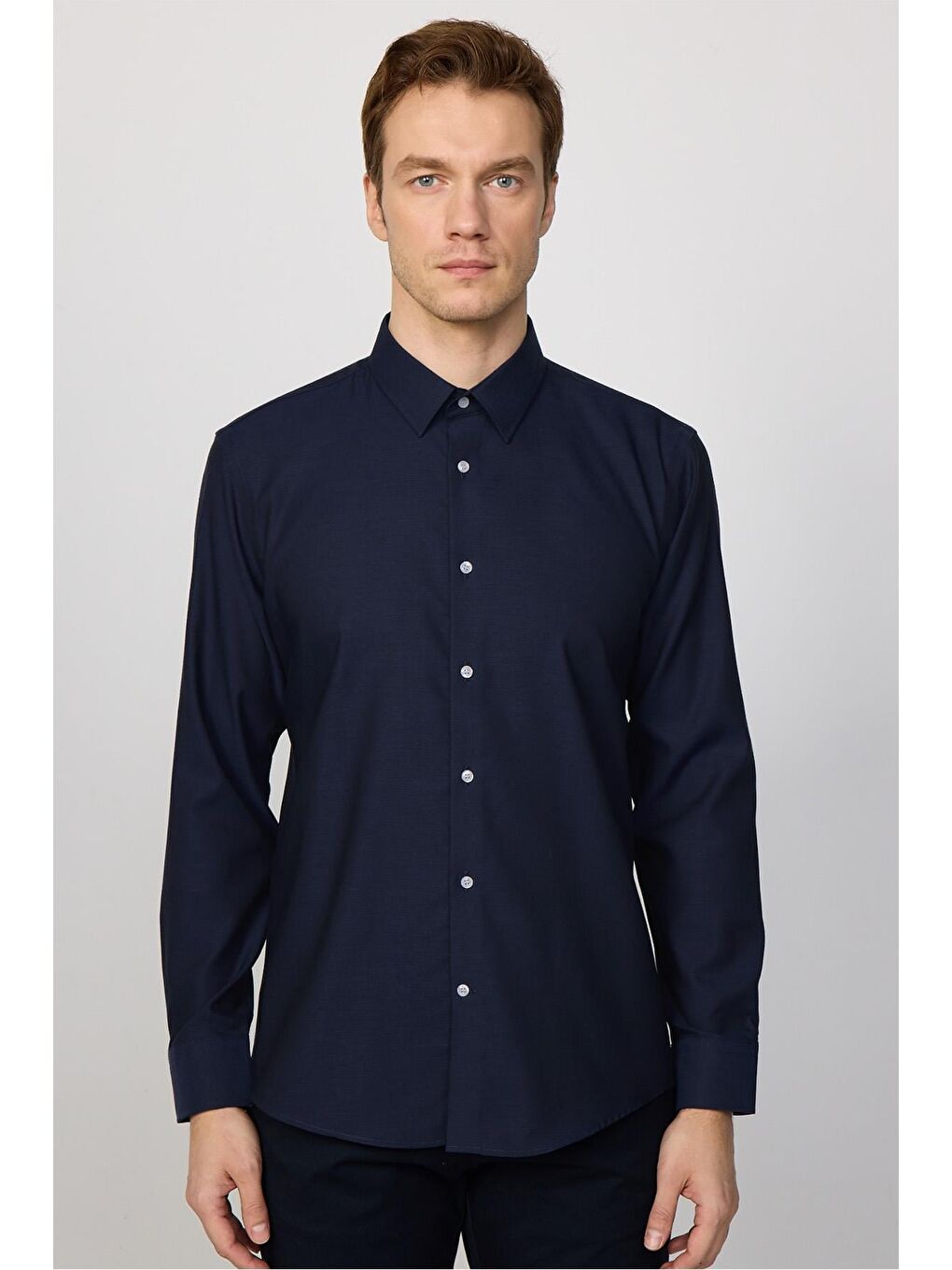 Erkek Slim Fit Non-Iron Pamuklu Ütü Gerektirmez Lacivert Gömlek-3