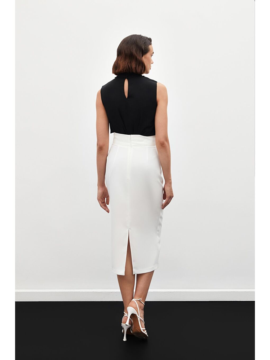 Aksesuar Detaylı Kalem Etek - Ekru-5