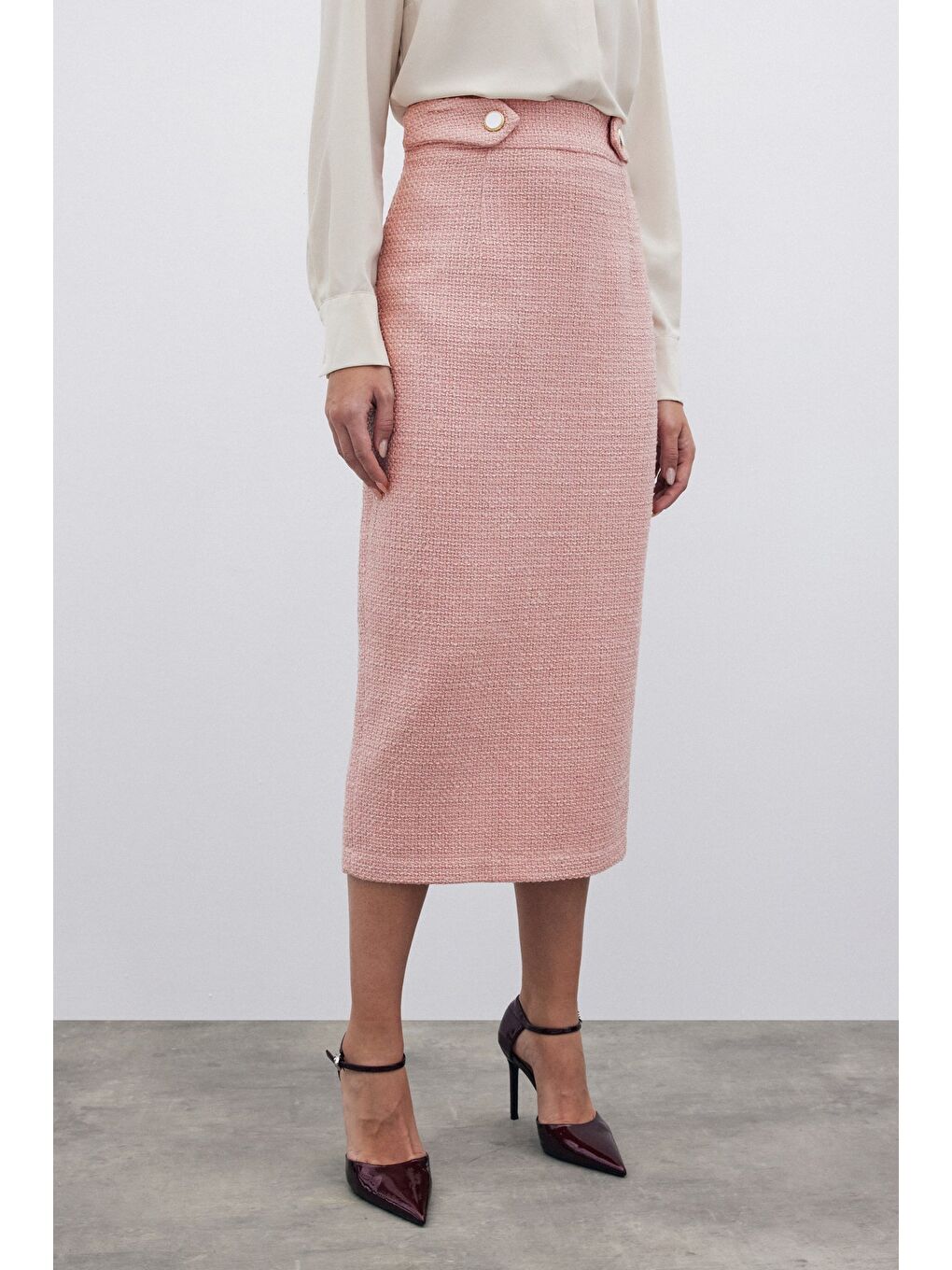 Pembe Süs Düğmeli Tüvit Kalem Etek - Pudra-6