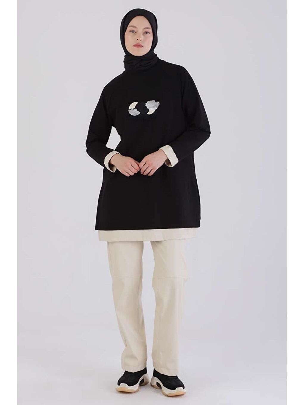 Siyah Deri Garnili Nakışlı Tunik