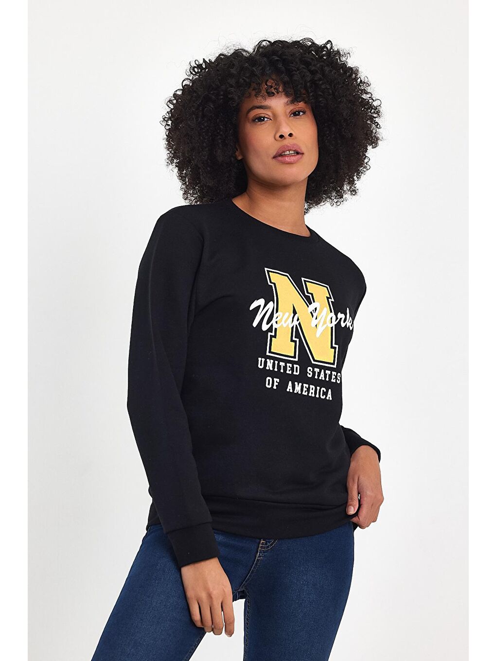 Siyah Kadın Bisiklet Yaka Rahat Kalıp İçi Polarlı 3 İplik Kalın N Baskılı Sweatshirt SPR24SWK25-4