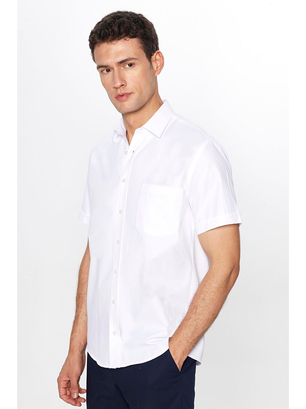 Erkek Regular Fit Klasik Kesim Pamuklu Tek Cepli Armürlü Beyaz Gömlek