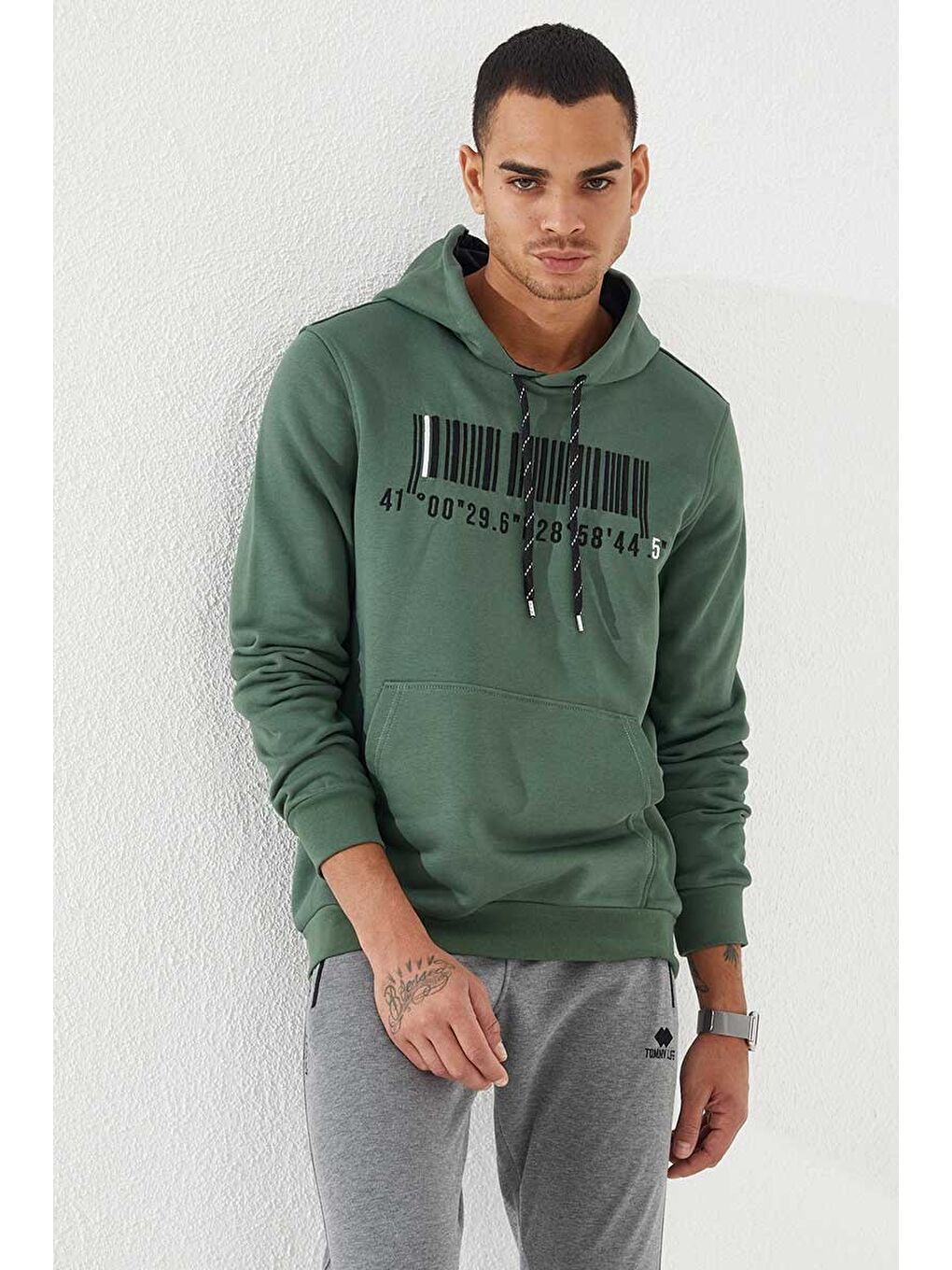Yeşil Nakışlı Kanguru Cep Standart Kalıp Kapüşonlu  Erkek Hoodie - 87839