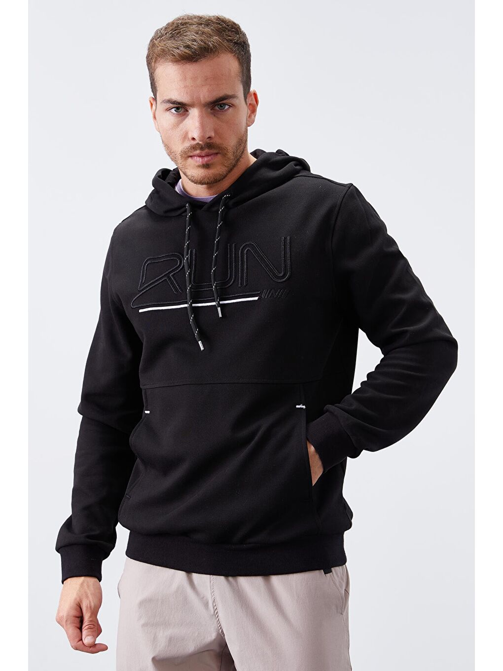 Siyah Yazı Nakışlı Standart Kalıp Kapüşonlu  Erkek Hoodie - 87887-4