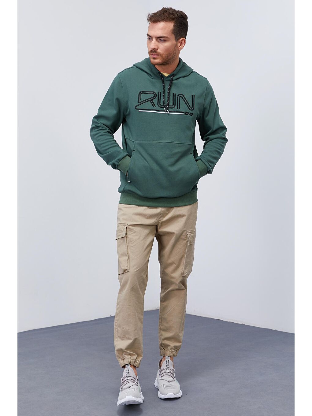 Yeşil Yazı Nakışlı Standart Kalıp Kapüşonlu  Erkek Hoodie - 87887-3