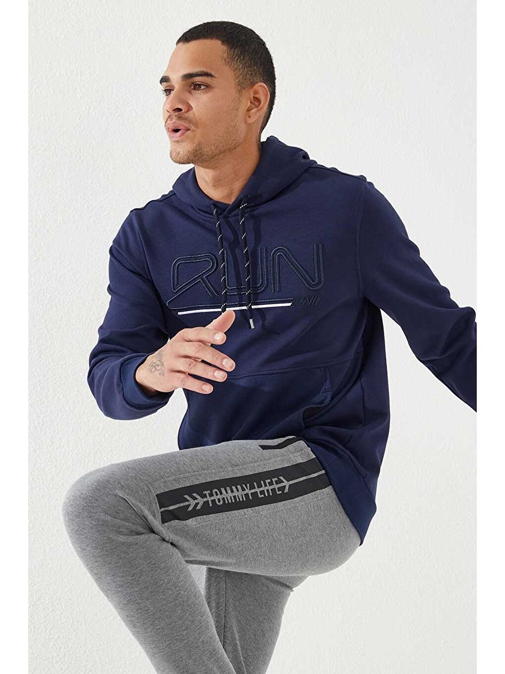 İndigo Yazı Nakışlı Standart Kalıp Kapüşonlu  Erkek Hoodie - 87887-2