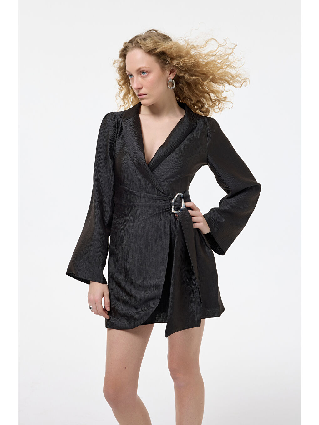 Kruvaze Bağlamalı Dokulu Mini Elbise Siyah-3