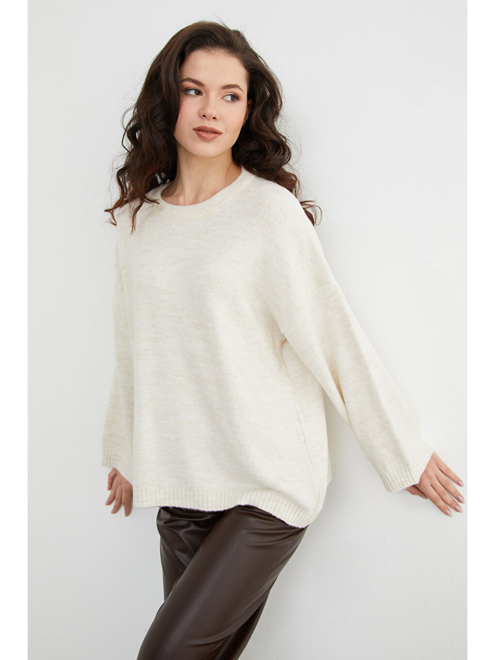 Ekru Basic Bisiklet Yaka Salaş Triko Kazak-1