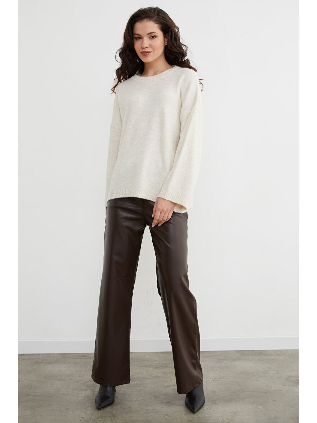 Ekru Basic Bisiklet Yaka Salaş Triko Kazak-3