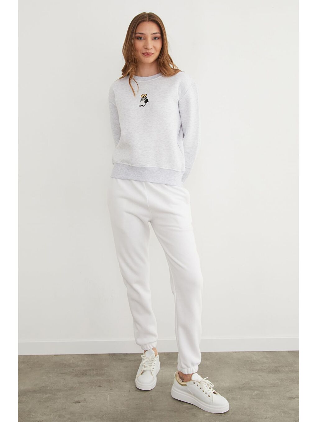 Gri 3 İplik Ayıcık Nakışlı Bisiklet Yaka Sweatshirt-2