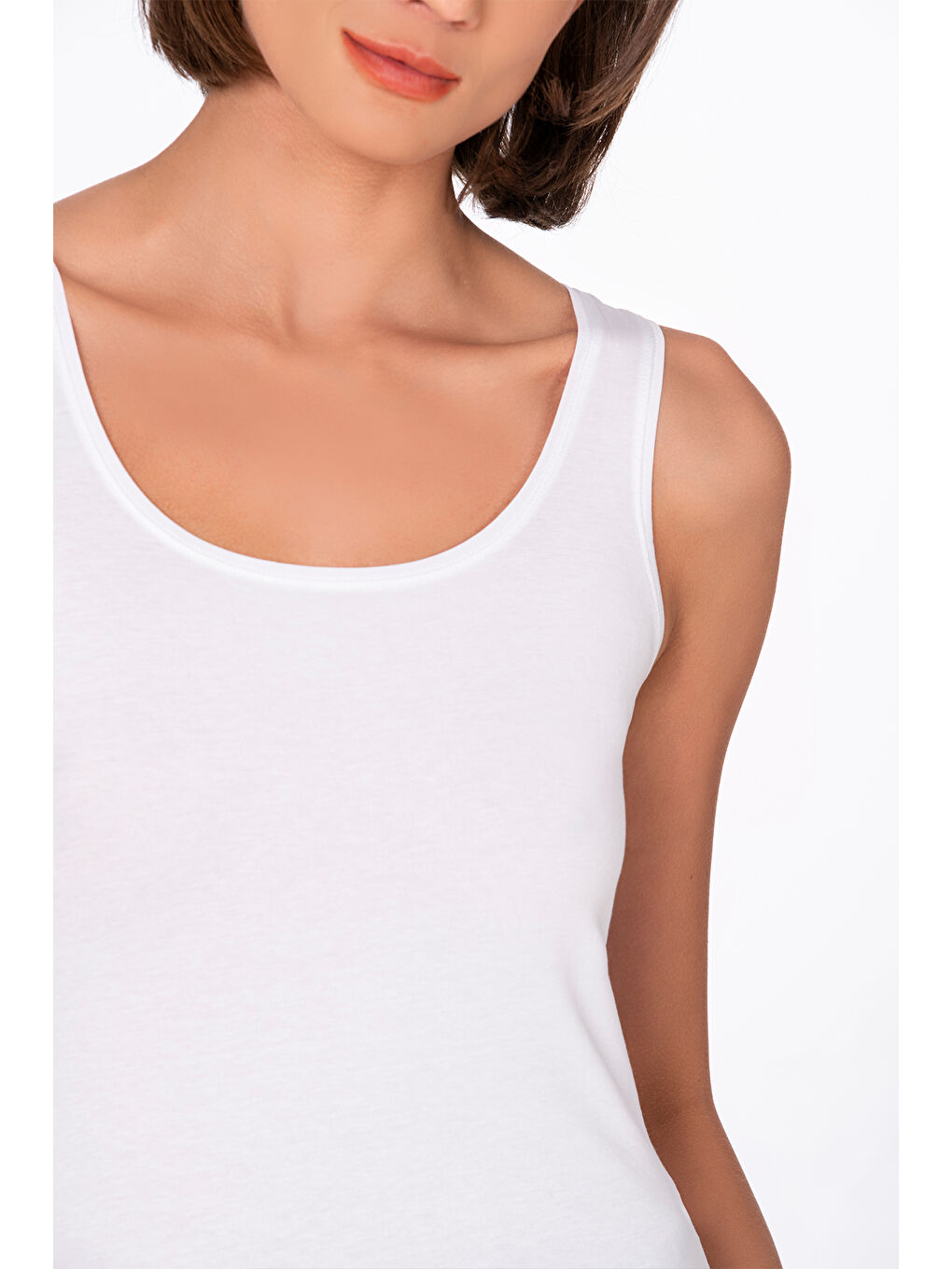 Kadın Pamuklu Elastanlı Süprem Esnek Kalın Askılı Atlet Beyaz | K23320-1