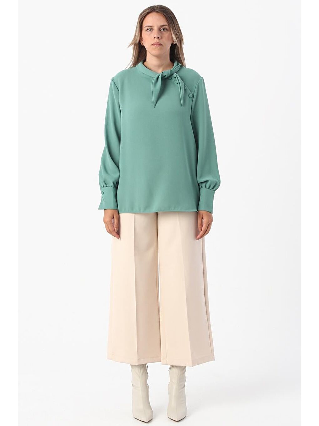 Yeşil Gipeli Fırfırlı Doğal Kumaş Bluz-1