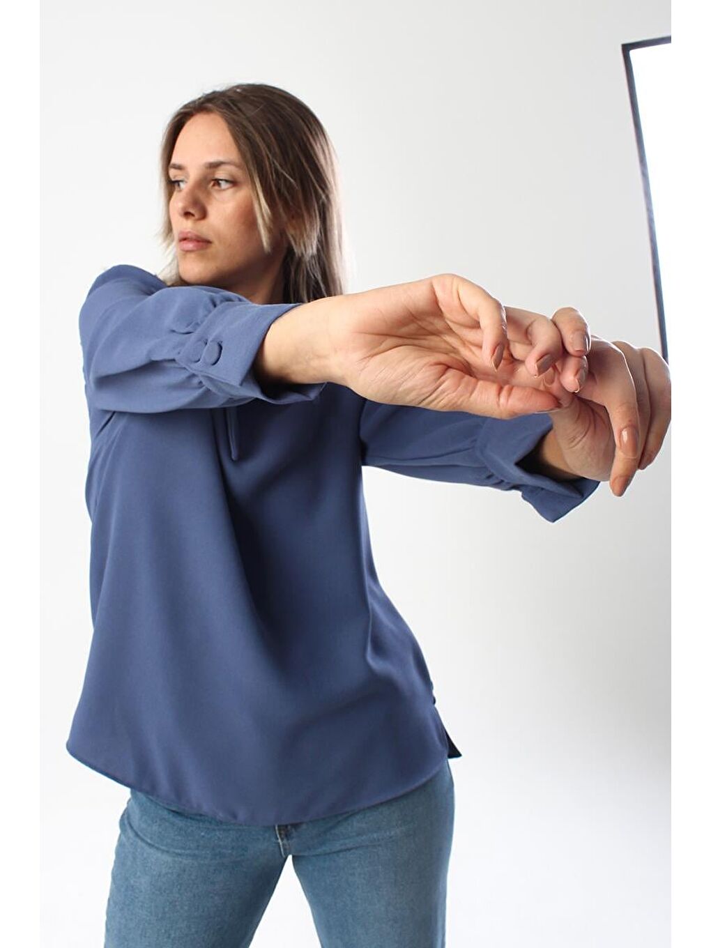 Mavi Gipeli Fırfırlı Doğal Kumaş Bluz