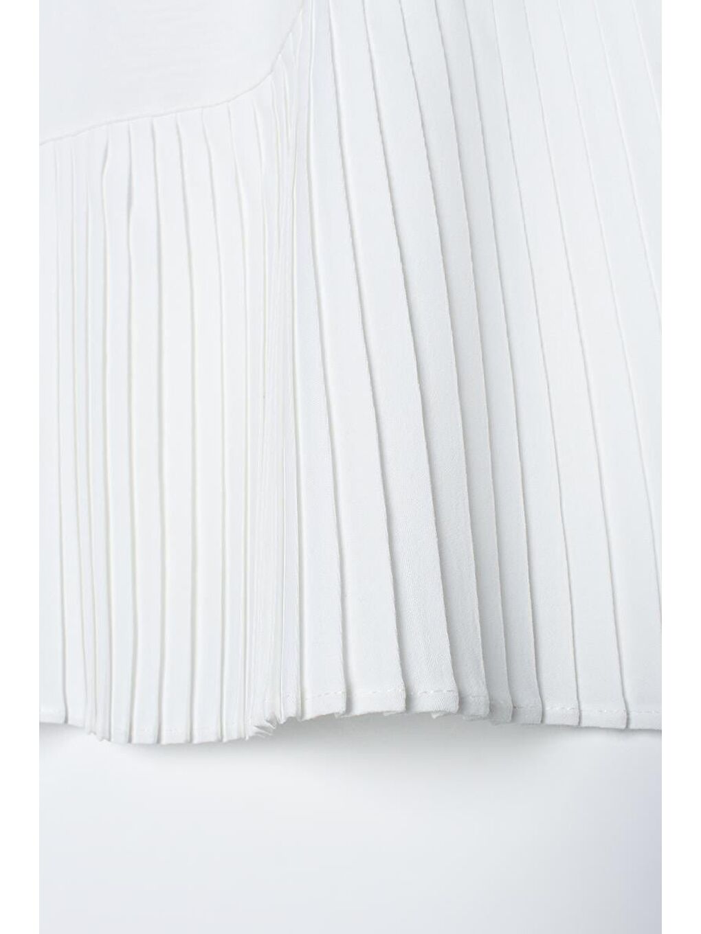 Beyaz Kolsuz Bisiklet Yaka Eteği Pileli Bluz-5