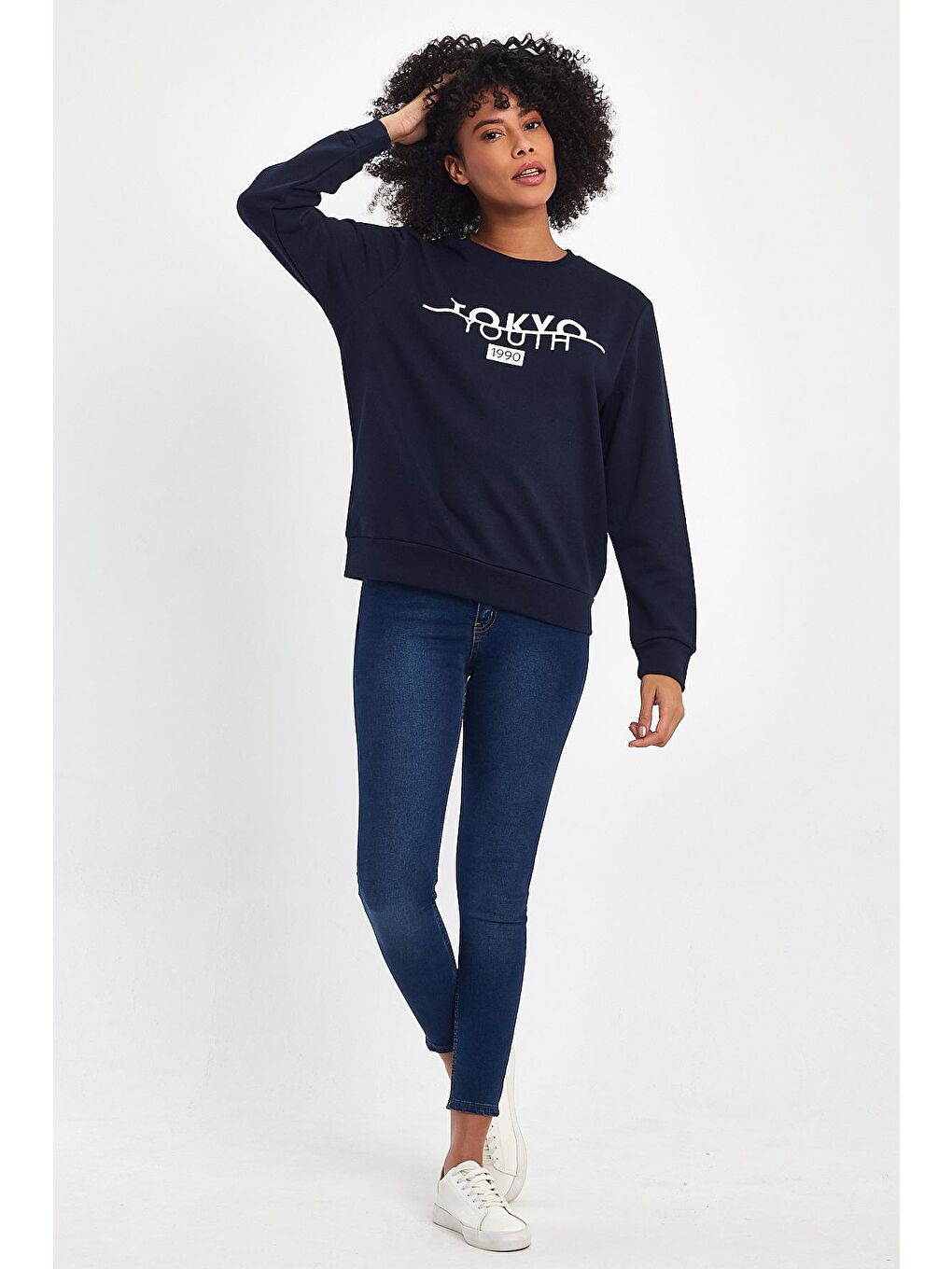 Lacivert Kadın Bisiklet Yaka Rahat Kalıp 3 iplik Kalın Tokyo Baskılı Sweatshirt SPR24SWk30