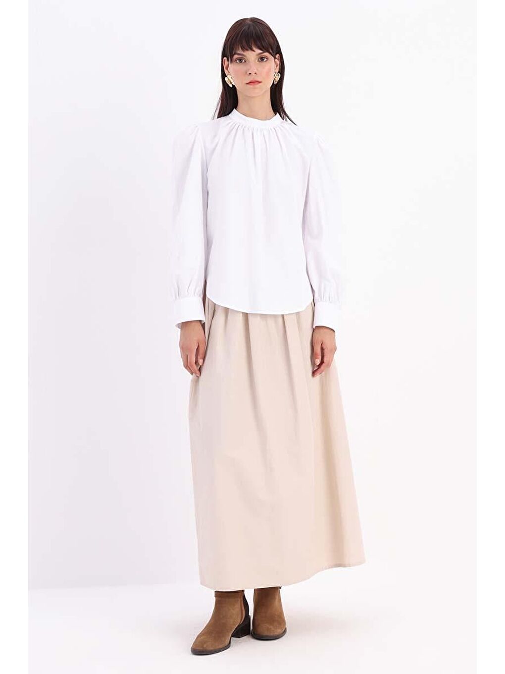 Beyaz Pamuklu Yakası Büzgülü Bluz-1