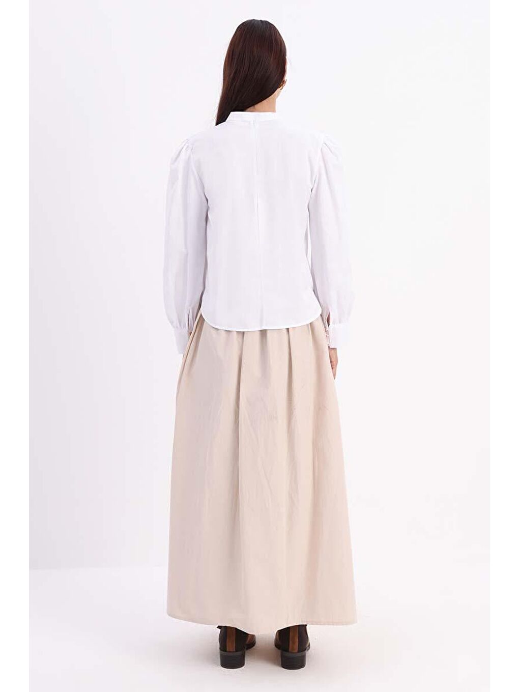 Beyaz Pamuklu Yakası Büzgülü Bluz-2