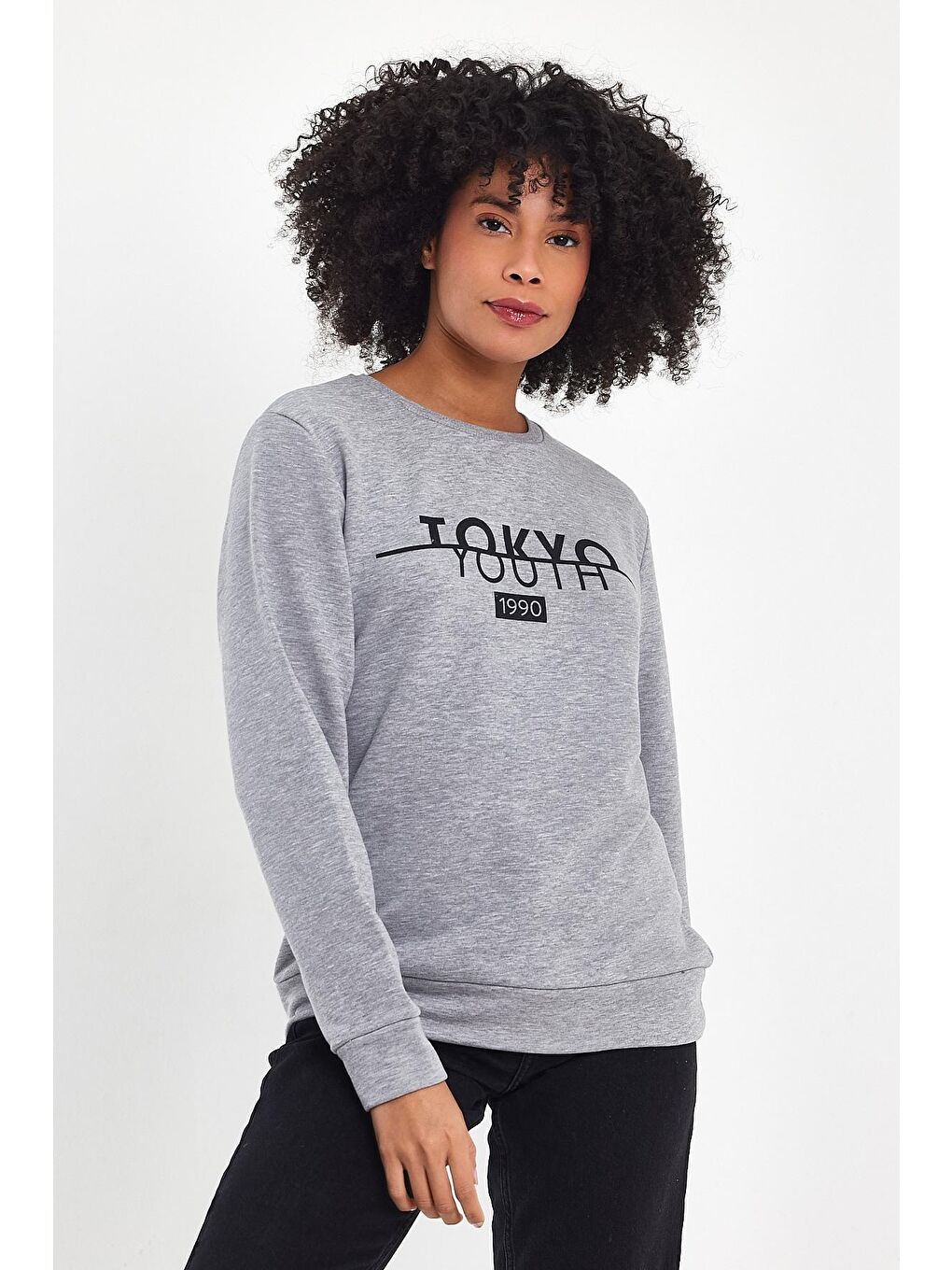 Gri Kadın Bisiklet Yaka Rahat Kalıp 3 iplik Kalın Tokyo Baskılı Sweatshirt SPR24SWk30-2