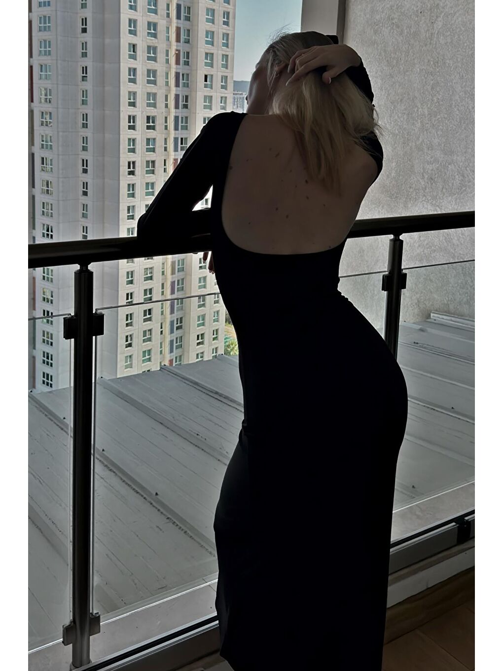 Siyah Kayık Yaka Sırt Detaylı Maxi Uzun Elbise Mg1993-5