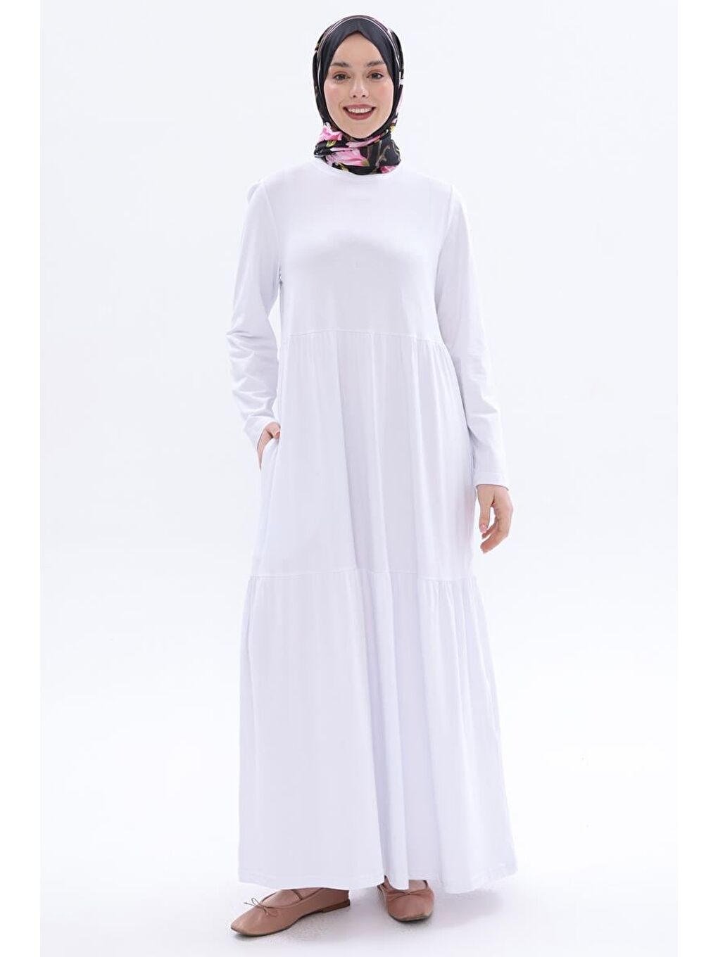 Beyaz Pamuklu Fırfırlı Cepli Penye Elbise-1